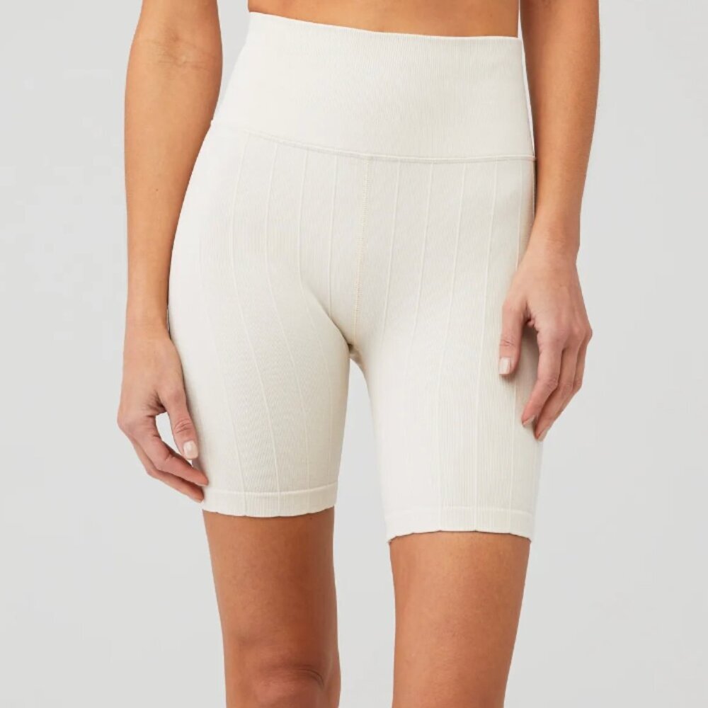 SPIRITUAL GANGSTER AMARA WIDE RIB HEATHER SEAMLESS BIKER SHORT SIZE M/L